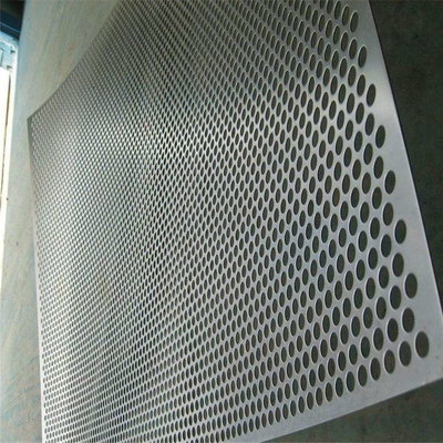 메트로 스테이션 내산성을 위한 1600x6000mm 알루미늄 관통된 패널
