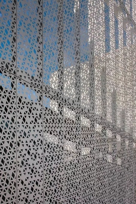메트로 스테이션 내산성을 위한 1600x6000mm 알루미늄 관통된 패널