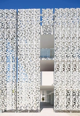 메트로 스테이션 내산성을 위한 1600x6000mm 알루미늄 관통된 패널